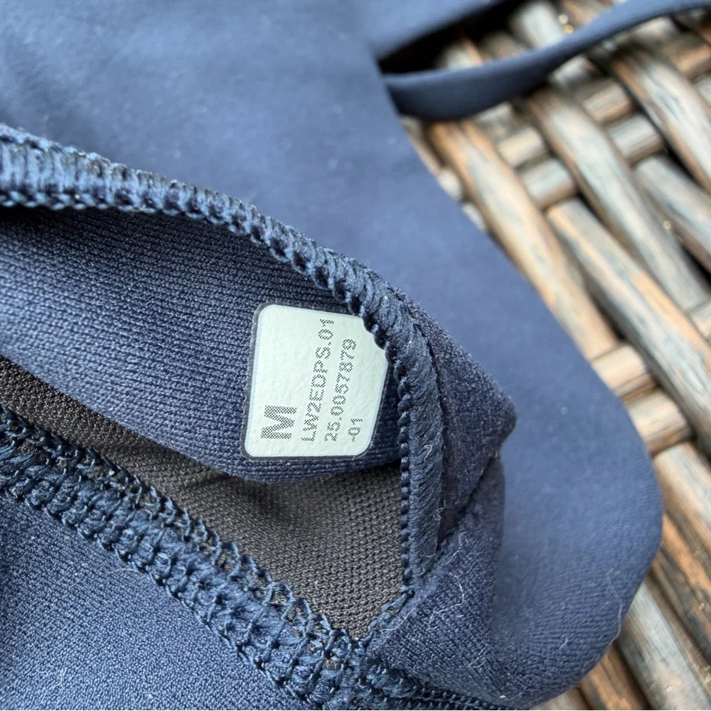 lululemon athletica Focuser Scoop Neck nulu size M navy blue